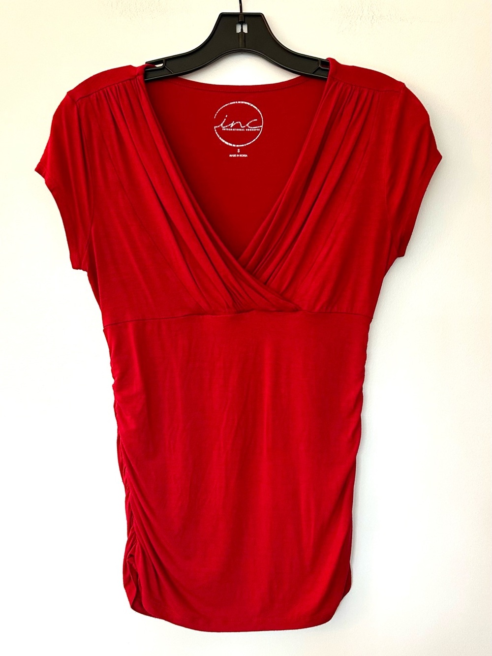INC Red v-Neck Short Sleeve Jersey Top w Gathered Sides - Small